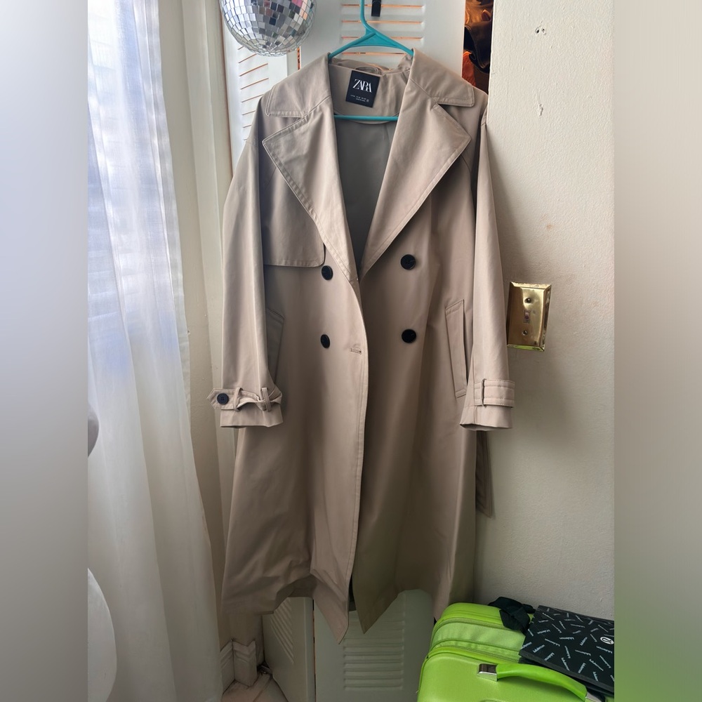 Zara trench coat size medium